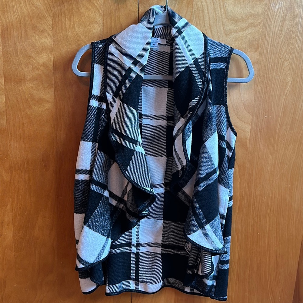 Black & White Checkered Cardigan-Vest w/Pockets